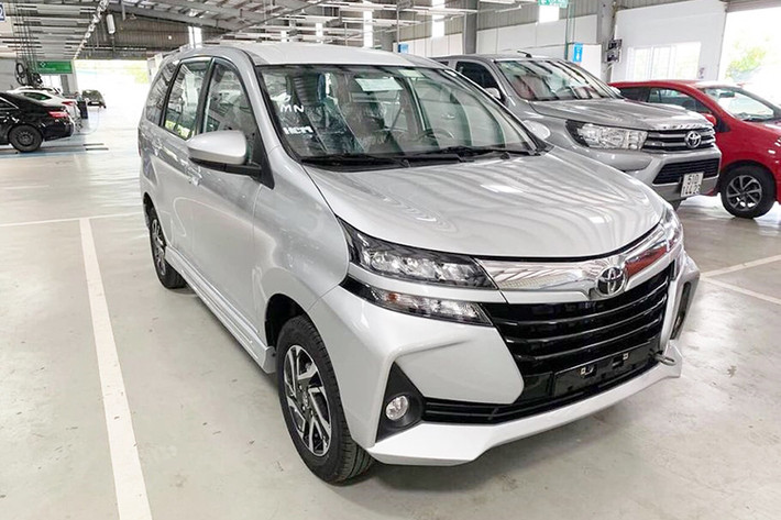 Trong khi "đàn anh" Toyota Innova dẫn đầu phân khúc MPV thì Avanza lại lọt Top 10 xe bán chậm nhất Việt Nam trong tháng 7 với chỉ 48 chiếc rời đại lý. Hiện tại một số đại lý của Toyota Việt Nam, nhiều khách hàng không mấy hào hứng với Avanza do nội ngoại thất của mẫu xe này không được bắt mắt và trang bị tiện ích nghèo nàn. Kết thúc 7 tháng đầu năm, Toyota Avanza chỉ bán được 424 xe.