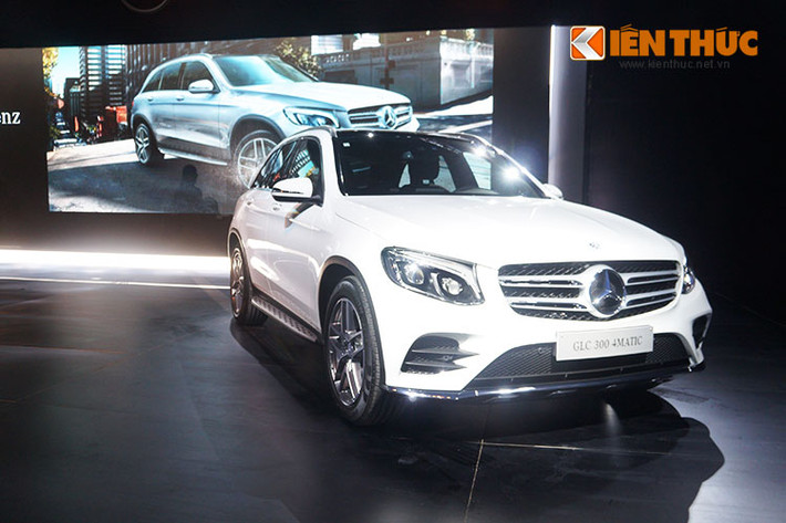 Tại thị trường Việt Nam, Mercedes-Benz GLC 300 có giá 1,919 tỷ đồng, đã bao gồm thuế VAT. Trong cùng tầm giá, đây sẽ là đối thủ chính của Audi Q5, BMW X3 hay Lexus NX, những mẫu SUV tầm trung.