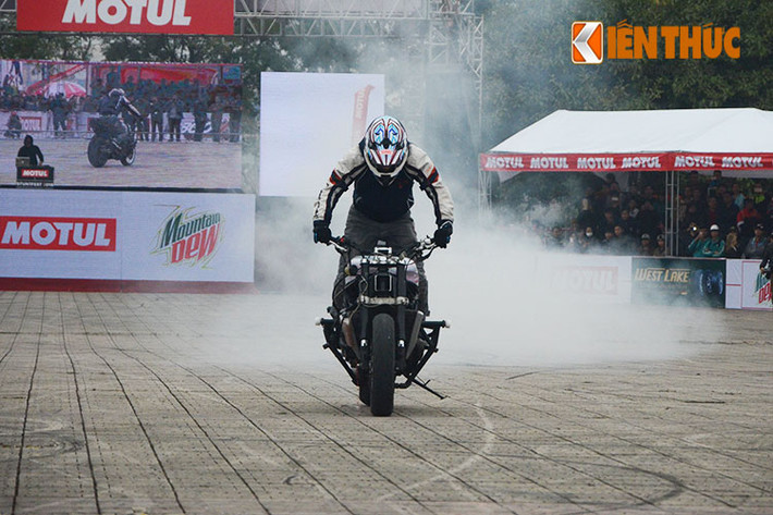 Hiroyuki Ogawa là stunter Châu Á duy nhất trong bộ 3 quốc tế có mặt ở vòng chung kết Motul Stunt Fest 2016 tại Hà Nội, anh cũng là một stunter nổi tiếng với những kỹ thuật điêu luyện và có nhiều thành tích cao trên Thế giới.
