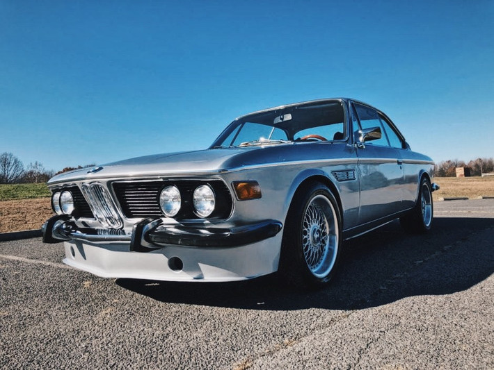 Chiếc xe ôtô BMW 3.0 CS đời 1974 đang được bán đấu giá tại Đức. Chiếc coupe hai cửa bị bỏ hoang 7 năm trước khi được tân trang và rao bán với giá khởi điểm 5.000 USD.