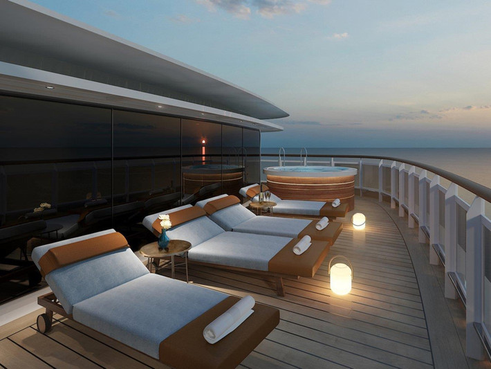 Căn phòng này có tên Regent Suite và sẽ được giới thiệu đầu tiên trên chiếc du thuyền Seven Seas Splendor. Phòng Regent Suite rộng đến 412 m2 với 4 phòng nhỏ, một phòng tắm hơi và ban công rộng 120 m2. Theo đại diện của Regent Seven Seas Cruises, phòng Regent Suite có diện tích rộng gấp đôi căn nhà kiểu Mỹ tiêu chuẩn và gấp 4 lần một căn nhà tại Anh.