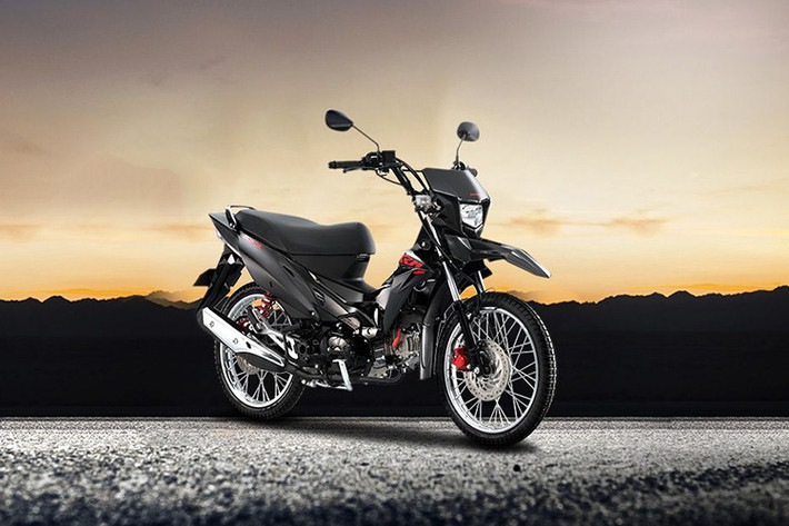 Mẫu xe máy Honda XRM 125 2019 có kiểu dáng kết hợp giữa underbone & motocross với khoảng sáng gầm lớn, thân xe & tay lái cũng được thiết kế theo kiểu của xe chạy đường địa hình xấu vừa được ra mắt tại tại Philippines với nhiều sắc màu mới cá tính & thể thao cho 3 phiên bản là DS, DSX & Motard.
