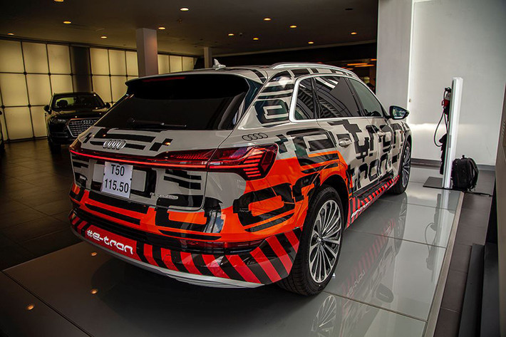Trước khi xe điện trở nên phổ biến tại Việt Nam, Audi e-tron sẽ chỉ được đưa về với mục đích trưng bày. Hiện tại, chiếc xe đang nằm ở showroom Audi Sài Gòn và sẽ tới Audi Hà Nội và Audi Đà Nẵng cho những người yêu xe khám phá. Ngoài ra, nó sẽ được trưng bày tại Triển lãm Ô tô Việt Nam 2019 sẽ diễn ra tháng 10/2019 tại TP HCM.