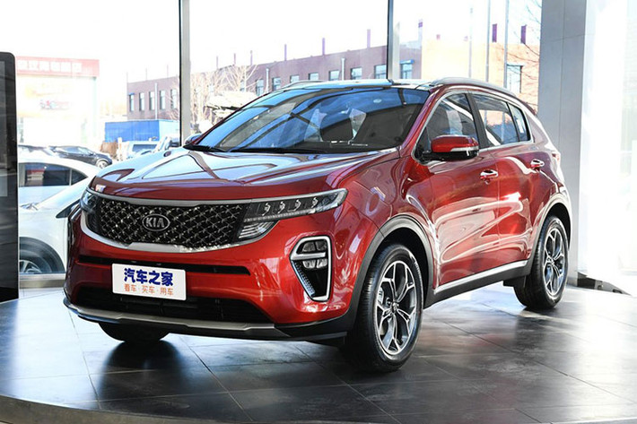 Mẫu xe Kia KX5 2019 mới lần đầu tiên trình làng ở triển lãm Ô tô Quảng Châu 2018. Mãi đến nay, liên doanh Dongfeng Yueda Kia mới công bố giá bán chính thức của KX5 2019 tại thị trường Trung Quốc.