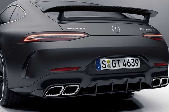 Dành cho những người muốn nâng cấp ngoại hình, Mercedes-AMG đã tung ra gói tùy chọn khí động học mới cho các bản AMG GT 4 cửa tầm thấp. Với gói trang bị này, toàn bộ các chi tiết như cản trước, cánh đuôi và cản sau của AMG GT 63 S sẽ có thể được lắp cho GT 43 hay GT53, khiến những model này có được kiểu dáng thể thao.