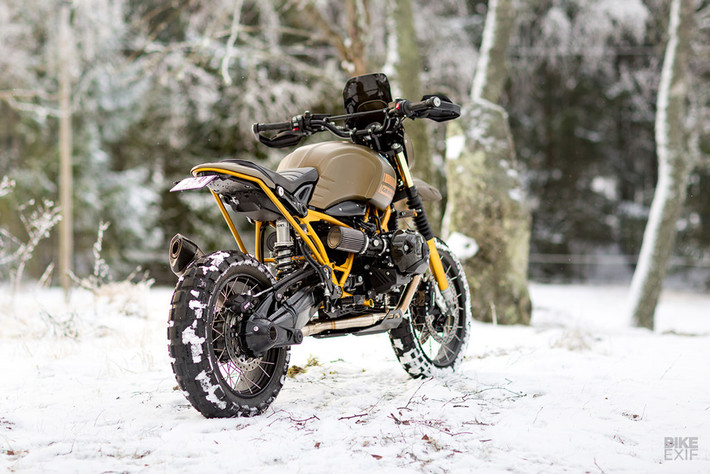 "Tôi từng làm một chiếc HP2 Enduro. Chính vì vậy, chiếc BMW Urban G/S độ này sẽ là mẫu tiếp theo vì nó cùng con đường trước đó”, Ronna - tại xưởng độ xe Unique Custom Cycles, Thụy Điển giải thích.