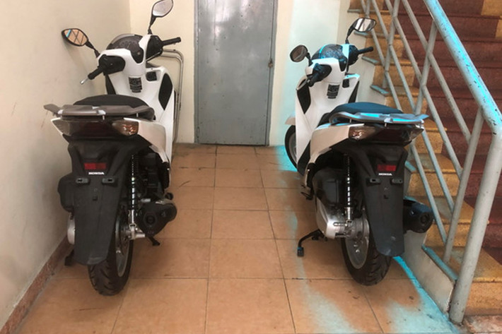 “Hiện cơ quan công an đang tạm giữ các phương tiện gồm ôtô và xe máy của công ty CP địa ốc Alibaba để xác định chủ sở hữu cụ thể, nhằm phục vụ công tác điều tra”, một cán bộ của Công an TP HCM, cho hay.