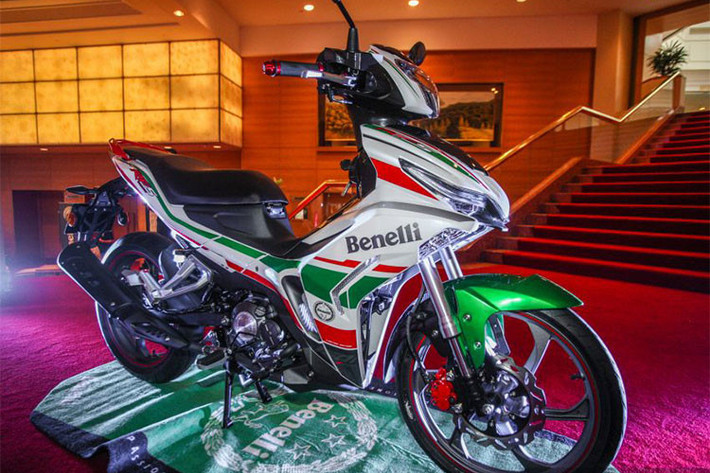 Dù có giá bán thấp hơn nhưng Benelli RFS150i có thể sẽ gặp khó khăn tại thị trường Việt Nam khi mà cái bóng đối thủ Yamaha Exciter là rất lớn, ngay cả thương hiệu được người Việt ưa chuộng là Honda cũng chưa thể lật đổ Exciter bằng mẫu Winner 150.