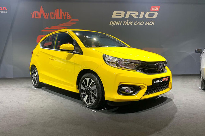 Giá xe Honda Biro mới phiên bản G, RS và RS Two-Tone, nhập khẩu nguyên chiếc Indonesia tương ứng từ 418 – 452 triệu đồng. Đây cũng được xem là mẫu xe cỡ nhỏ giá rẻ dành cho đô thị đứng đầu phân khúc tại các thị trường như: Thái Lan, Ấn Độ, Indonesia,... và được kỳ vọng lớn khi về Việt Nam.