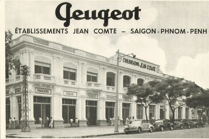 Hãng xe hơi Peugeot đình đám của Pháp thời điểm đó có trụ sở ở Sài Gòn và Phnom Penh. Mẫu quảng cáo của hãng này khoe khéo quy mô bề thế của tòa nhà Jean Comte, nơi đặt showroom của hãng ở Sài Gòn.