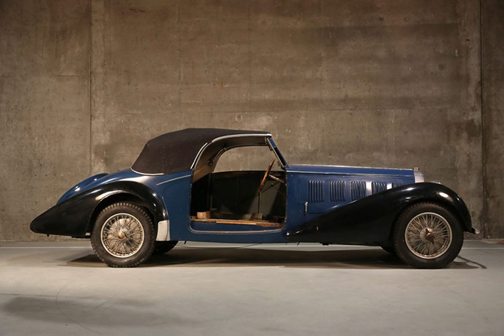 Đáng chú ý là trong số những chiếc xe Bugatti hàng hiếm này, có chiếc Bugatti Type 40 1929, ông Thomasson đang vốn tự tay chế tạo thân vỏ cho nó sau một tai nạn nhưng tiếc là chưa bao giờ hoàn thành.