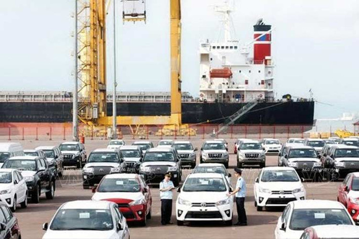 Xe ôtô nhập khan hàng do "ải" Nghị định 116: Sau khi Nghị định 116 được ban hành, quy định về thủ tục, giấy tờ liên quan đến nhập khẩu ôtô tại Việt Nam, nhiều doanh nghiệp đều vướng phải tình trạng không thể nhập xe về phục vụ nhu cầu người tiêu dùng Việt.