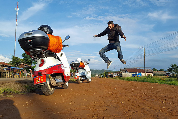 Đại diện từ tập đoàn Peugeot Motorcycles cho biết họ đã lên kế hoạch cực kỳ kỹ lưỡng về hành trình với Samuel và Ambroise, bởi chính hai chàng trai tuổi đôi mươi này đã truyền cảm hứng ngược lại cho hãng xe Pháp.