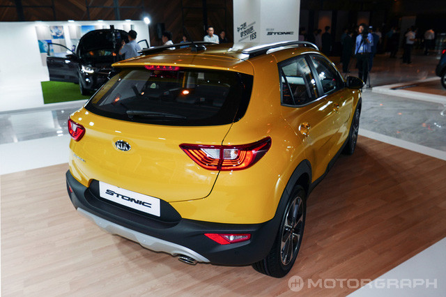 Trong khi đó, hãng Hyundai đặt ra mục tiêu cao hơn cho Kona tại thị trường Hàn Quốc. Hãng Hyundai kỳ vọng có thể bán được 26.000 chiếc Kona cho khách hàng Hần Quốc trong năm nay. Con số tương ứng trong năm 2018 là 45.000 xe, chỉ tính riêng ở thị trường nội địa. Đến tháng 8 tới, hãng Hyundai dự định sẽ xuất khẩu Kona sang thị trường châu Âu.