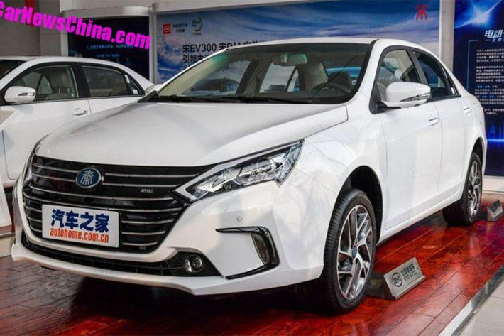 Dựa theo BYD, chỉ số tiêu thụ nhiên liệu của xe chỉ khoảng 1 lít/100 km. BYD Qin Pro là phiên bản mới của mẫu Qin hiện tại đang được bán ra tại Trung Quốc. Dự tính, nó sẽ được tung ra thị trường trong năm 2020 với mức giá khoảng 200.000 nhân dân tệ (tương đương 720 triệu đồng).
