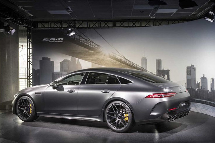 Mặc dù là một mẫu sedan mang phong cách coupe tương tự dòng Mercedes-Benz CLS-Class và “sinh sau đẻ muộn”, nhưng GT 4-Door Coupe được định vị cao hơn, mang chất thể thao hơn khi tất cả phiên bản của nó đều được sản xuất bởi bộ phận hiệu năng cao Mercedes-AMG.