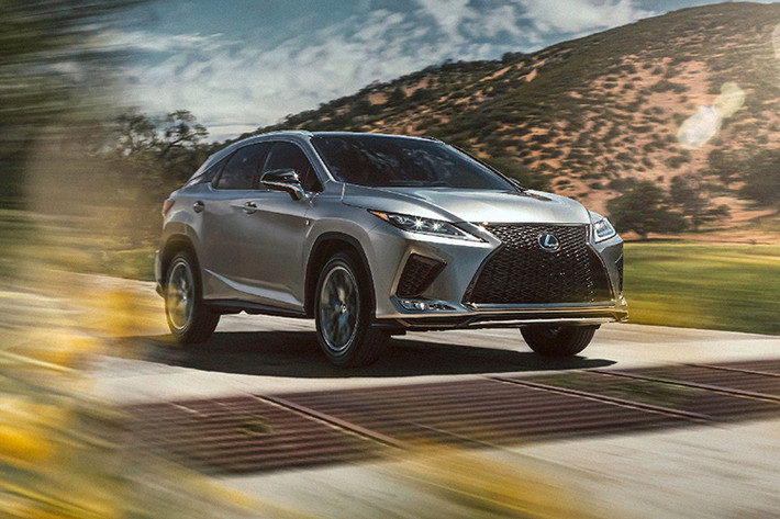 Lexus cho biết đã cải thiện về mặt động lực nhằm tăng khả năng vận hành thoải mái cho RX 2020. Các thanh ổn định trước sau (stabilizer bars) phía trước và phía sau được làm rỗng bên trong hơn nhằm cắt giảm trọng lượng, nhưng bù lại nó mang đường kính dày hơn.