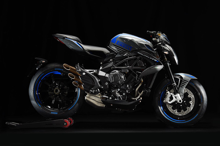 MV Agusta Dragster 800 RR Pirelli 2019 được trang bị khối động cơ 3 xy lanh cực mạnh dạng 4 thì, 12 van DOHC cùng dung tích 798 phân khối cho công suất tối đa lên tới 103 mã lực ở 12.300 vòng tua/phút, Mô men xoắn cực đại 87 Nm tại 10.000 vòng/phút.