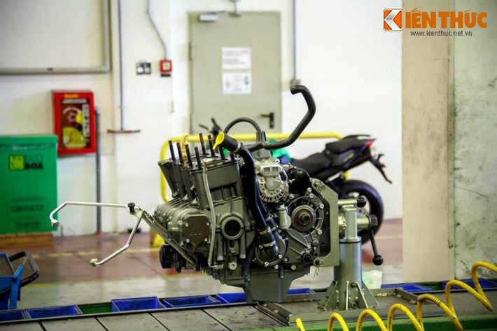 Được nhập về Việt Nam thông qua Trung Quốc để được ưu đãi thuế, các mẫu xe này chỉ bị đánh 10%.