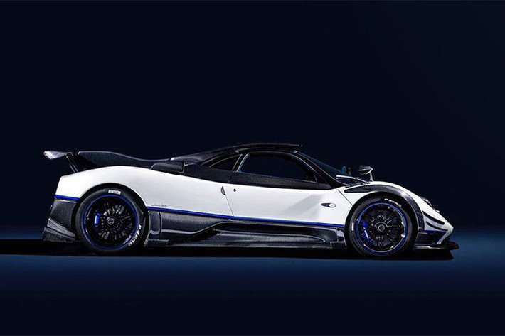 Dù là một phiên bản mới, tuy nhiên trên thực tế Zonda Riviera không phải là một chiếc xe mới hoàn toàn. Khi lần đầu tiên rời khỏi tổ hợp sản xuất của Pagani tại Ý, nó đã từng là một chiếc Zonda F màu vàng.