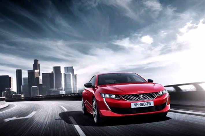 Hiện tại, Peugeot 508 đang chia sẻ nền tảng PF3 chung với người anh em Citroen C5, nhưng thế hệ mới của mẫu xe này sẽ chuyển sang sử dụng nền tảng mới EMP2 đang áp dụng cho một loạt các mẫu xe của Peugeot, Citroen, DS, Opel, thậm chí là cả Toyota.