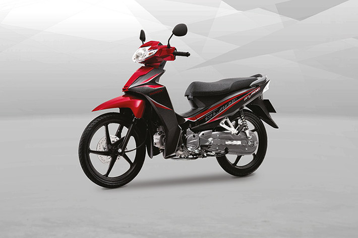 Giá bán Blade 110 cụ thể cho các phiên bản tiêu chuẩn (phanh cơ, vành nan hoa) là 18,6 triệu đồng; bản tiêu chuẩn phanh đĩa vành nan hoa 19,6 triệu đồng và phiên bản thể thao có giá 21,1 triệu đồng. Với giá bán này, các phiên bản sử dụng động cơ đạt chuẩn Euro 3 có tăng không đáng kể so với phiên bản cũ.