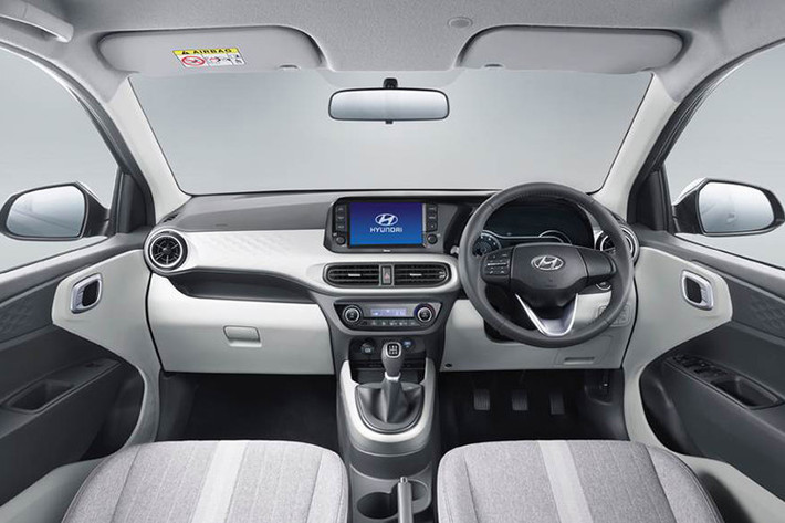 Các trang bị an toàn và thông số chính xác chưa được công bố. Theo nhiều nguồn tin cho hay, Hyundai sẽ phân phối Grand i10 2020 tại Ấn Độ với tổng cộng 10 biến thể, trong đó 7 biến thể chạy máy xăng và 3 biến thể chạy máy dầu. Về truyền động, Hyundai Grand i10 2020 sẽ sử dụng chung nền tảng độn cơ với thế hệ hiện tại.