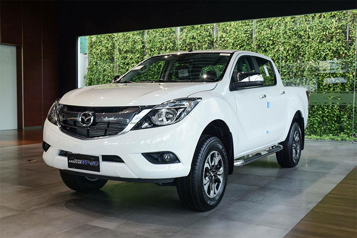 Dòng xe bán tải tại Việt Nam hiện đang rất được ưa chuộng bởi nó phù hợp với đặc điểm địa hình, hạ tầng giao thông... mẫu xe Mazda BT-50 2018 mới có một số nâng cấp về ngoại hình, các tính năng tiện lợi để tăng sức cạnh tranh với các dòng xe cùng phân khúc như Ford Ranger, Chevrolet Colorado, Nissan Navara…