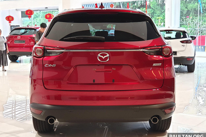 Theotrang tin Paultan cho hay, Mazda CX-8 được giới thiệu tại Malaysia là bản xem trước và chưa được ra mắt chính thức tại quốc gia này. Trên thực tế, Mazda tại Malaysia hiện đang bán gần như đầy đủ các mẫu crossover như: CX-3, CX-5, CX-9 và sắp tới sẽ có thêm CX-8.