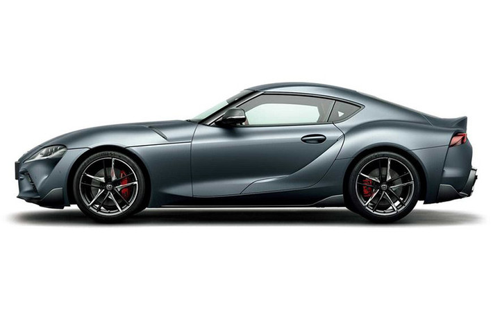 Được biết, đây là lần đầu tiên Toyota bán một chiếc Supra trong ngoại thất sơn mờ, ông Shigeki Tomoyama, Chủ tịch của nhánh Gazoo Racing chia sẻ: "Chúng tôi xin lỗi vì sự chậm trễ này, nhưng việc sơn mờ cho Supra đòi hỏi quá trình sơn phức tạp."