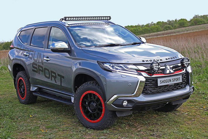 Nhận thấy nhu cầu ngày càng cao của người sử dụng về một mẫu xe SUV đa dụng, hãng xe Nhật Bản đã ra mắt chiếc xe ý tưởng Mitsubishi Shogun Sport SVP mới - phiên bản concept tại triển lãm xe thương mại ở Anh Quốc. Đây được xem là một bản độ sẵn của Pajero Sport/Shogun Sport.