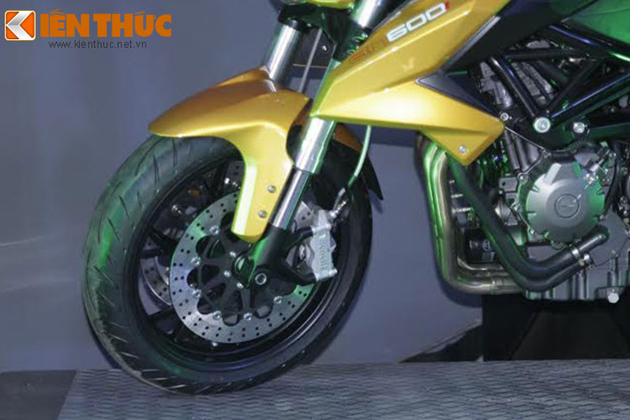 Xe vẫn sử dụng động cơ cũ có dung tích 600 phân khối, sản sinh 82 mã lựctại ngưỡng vòng tua 11.500 vòng/ phútnhưng được nâng cấp ECU nhằm tiết kiệm nhiên liệu.