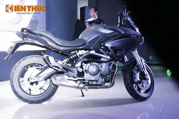Cũng trong buổi ra mắt lần này, Benelli Việt Nam chính thức cho ra mắt TNT600GT mẫu xe lần đầu được giới thiệu tại Việt Nam dưới dạng concept vào năm ngoái.