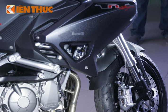 Xe sở hữu động cơ600 phân khối có khả năng sản sinh công suất cực đại 82 mã lực tại 11.000 vòng/phút và mô-men xoắn 55 Nm tại 8.000 vòng/phút, đi cùng hộp số 6 cấp.