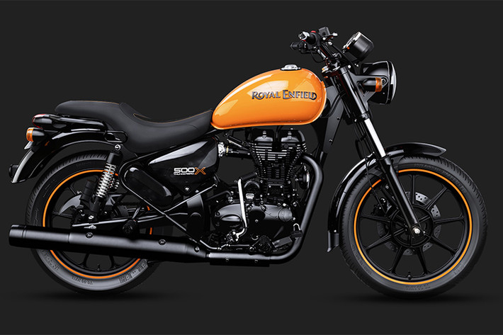 Sự khác biệt giữa Thunderbird X và phiên bản cơ sở từng bán ra chủ yếu là thiết kế kiểu dáng nhưng vẫn mang đậm chất cổ điển vốn có. Trên phiên bản mới 2018, xe được trang bị tay lái thấp hơn và hơi nghiêng về sau.