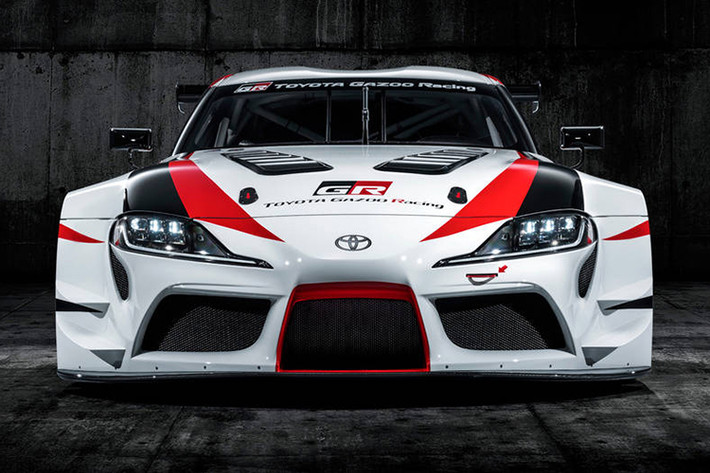 Sau 16 năm vắng bóng, cái tên Supra được Toyota hồi sinh với phiên bản GR Supra Racing tại triển lãm Geneva Motor Show 2018. Tương tự mẫu Supra trong quá khứ, bản concept này vẫn có thiết kế động cơ đặt trước, hệ thống dẫn động cầu sau đi kèm các vật liệu nhẹ.