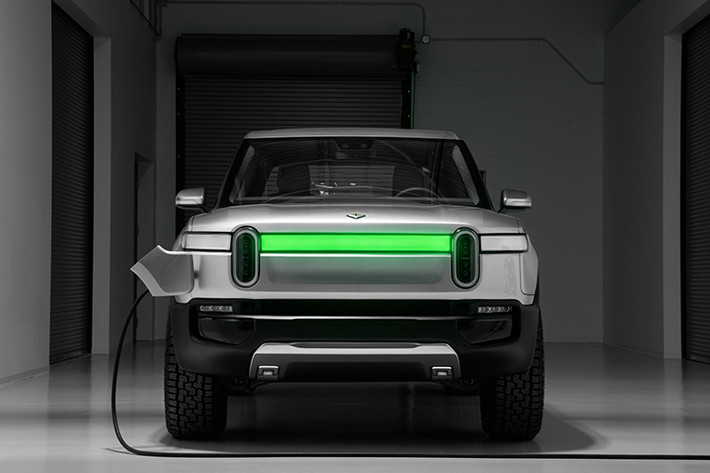 Ra mắt tại triển lãm Los Angeles Auto Show 2018, mẫu bán tải điện R1T của hãng khởi nghiệp Rivian gây được tiếng vang khá lớn. Là mẫu xe chạy điện nhưng R1T lại hướng đến định nghĩa xe thám hiểm.