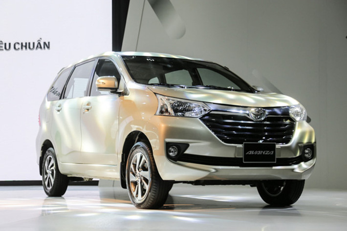 Bên cạnh đó, Toyota Avanza "đối thủ" Mitsubishi Xpander cũng được giảm giá toàn bộ các phiên bản. Đối với Avanza số sàn, xe sản xuất đời 2018 được giảm giá 22 triệu đồng còn sản xuất 2019 giảm 15 triệu đồng. Avanza số tự động sản xuất 2018 được ưu đãi cao hơn, giảm 25 triệu đồng và sản xuất 2019 cũng được ưu đãi 15 triệu đồng tiền mặt.