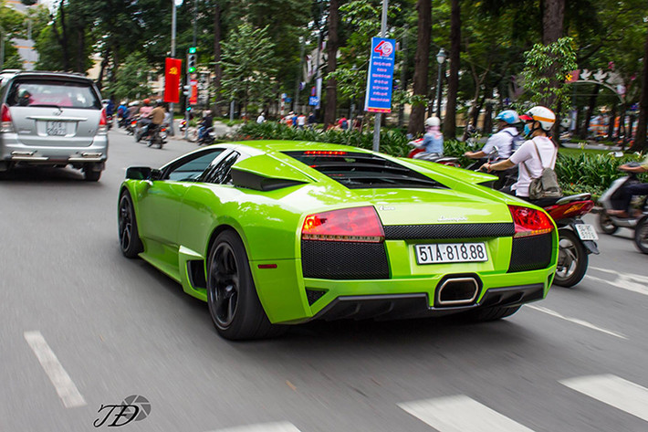 Lamborghini Murcielago LP640 được sản xuất 3.983 chiếc trong giai đoạn từ 2006 – 2010. Giá bán của siêu bò Murcielago tại Mỹ vào khoảng 330.000 USD khi mua mới, và xe đã qua sử dụng có giá khoảng từ 180.000 USD – 240.000 USD.