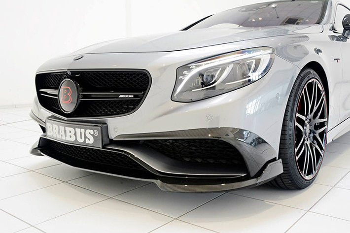 Logo Brabus đã được thay thế ngôi sao 3 cánh quen thuộc.