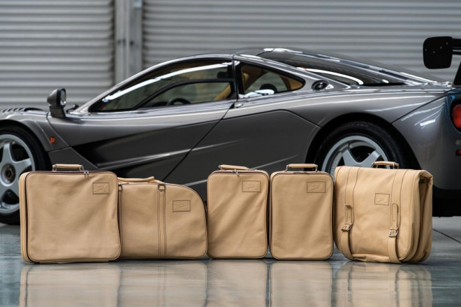 Cùng với động cơ mạnh hơn, chiếc siêu xe McLaren F1 cực hiếm này cồn có thêm 2 bộ tản nhiệt, bộ làm mát truyền động và ống xả được thay đổi.