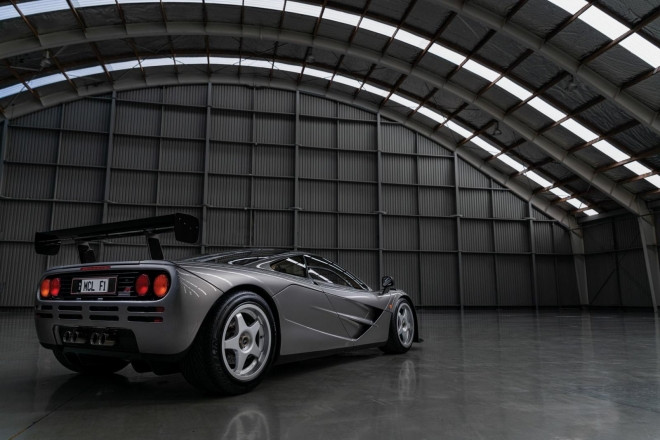 Đơn vị đấu giá không đưa ra con số giá bán McLaren F1 mang số thứ tự 018 này, tuy nhiên, một số người thạo tin cho rằng sẽ không có gì bất ngờ nếu 1 trong 2 chiếc McLaren F1 LM Spec trên thế giới này tìm thấy chủ nhân mới với giá hơn 20 triệu đô la (tương đương 466 tỷ đồng).