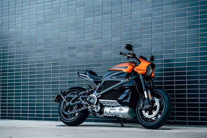 Harley-Davidson LiveWire sẽ chính thức được bán ra thị trường Mỹ và Châu Âu vào năm sau. Hiện hãng vẫn chưa cung cấp giá bán cũng như thời điểm LiveWire đến với các thị trường khác ví dụ như Châu Á.