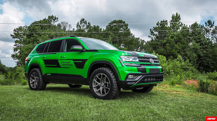 APR là hãng độ chuyên tinh chỉnh các sản phẩm của Tập đoàn Volkswagen, chiếc xe SUV Volkswagen Atlas sở hữu 7 chỗ ngồi trong bài viết này mới đay cũng vừa được APR nâng cấp với nhiều thay đổi lớn.