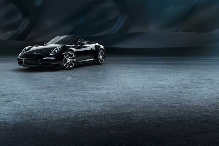 Được phát triển dựa trên mẫu 911 Carrera nguyên gốc, 911 Carrera Black Edition trang bị động cơ đối đỉnh 3,4L có khả năng sản sinh 350 mã lực (257 kW) đi kèm hệ thống dẫn động cầu sau hoặc dẫn động toàn phần.
