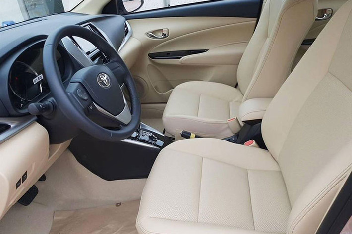 Trang bị an toàn là điểm đáng chú ý tiếp theo của Toyota Vios hoàn toàn mới. Mẫu xe này được bổ sung thêm hệ thống cân bằng điện tử, hỗ trợ khởi hành ngang dốc, phanh ABS và cảm biến lùi cùng 7 túi khí.