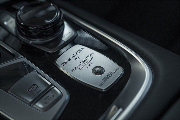 Sức mạnh của mẫu xe Alpina B7 Exlusive Edition đến từ cụm động cơ 4.4l tăng áp kép V8 của BMW, Alpina đã cải tiến hàng loạt các chi tiết như turbo, dàn tản nhiệt, piston, ống xả thể thao… để đạt công suất tối đa lên tới 592 mã lực và mô-men xoắn cực đại 800Nm.