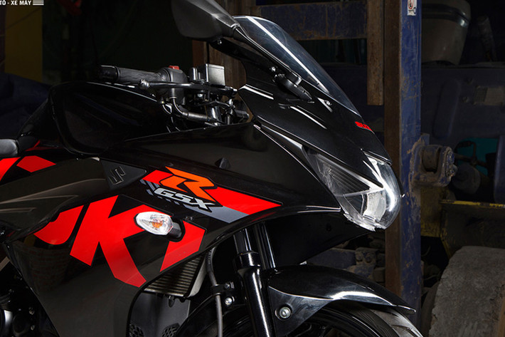 Thiết kế của Suzuki GSX-R150 với tổng thể gồm dài 2.020 mm, chiều rộng 700mm, cao 1.075 mm, chiều dài trục cơ sở 1.300 mm, chiều cao yên 785 mm và khoảng sáng gầm 150 mm. Bình xăng của Suzuki GSX-R150 được bê nguyên từ Gixxer 155 sang với dung tích bình xăng 11 lít.