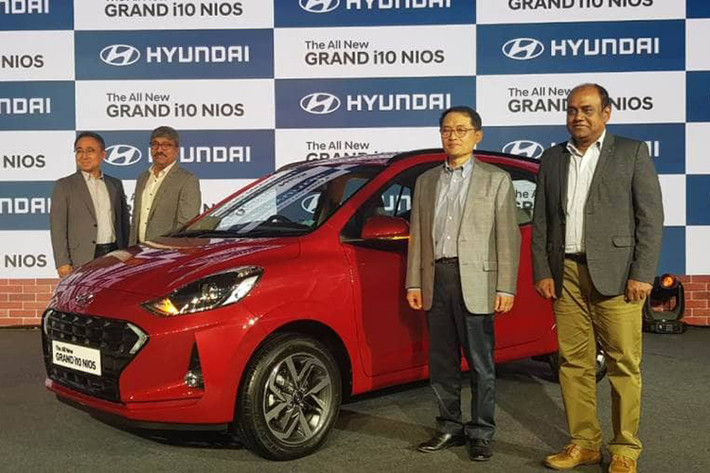 Hôm nay 20/8, hãng xe ôtô Hàn Quốc - Hyundai vừa chính thức giới thiệu tới thị trường Ấn Độ thế hệ thứ 3 của dòng xe cỡ nhỏ ăn khách Grand i10. So với phiên bản hiện tại, Hyundai Grand i10 Nios mới sở hữu rất nhiều thay đổi đáng giá từ thiết kế nội ngoại thất tới các trang bị theo xe.