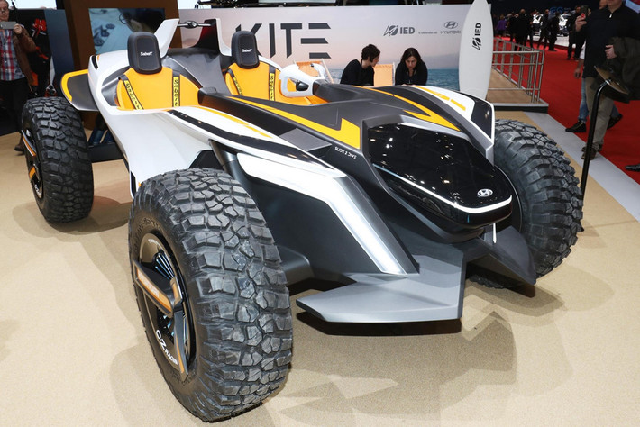 Xe địa hình Dune Buggy là một trong những phương tiện offroad yêu thích của dân chơi xe châu Âu và Mỹ, xe Dune Buggy (tạm dịch là Bọ Cát) có đặc trưng cấu trúc khung đơn giản và bộ lốp to bản. Nó được gọi bằng tên “Beach Buggy” ở nhiều quốc gia nói tiếng Anh khác bởi phù hợp chạy trên các cồn cát, bãi biển, hoặc sa mạc.
